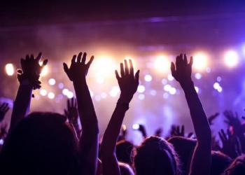 Mani alzate in concerto