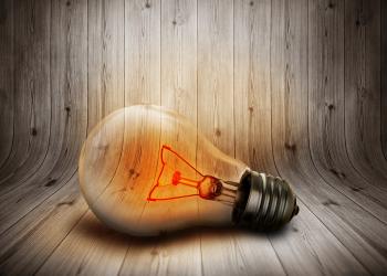 lampadina fragile accesa